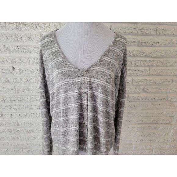 Torrid Women Sweater 2 2X Plus Pullover Scoop Neck Gray Lightweight STR101E - Picture 2 of 9